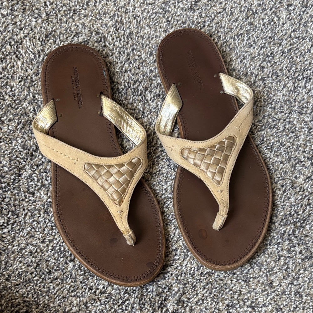 Bottega Veneta Beige and Gold Sandals